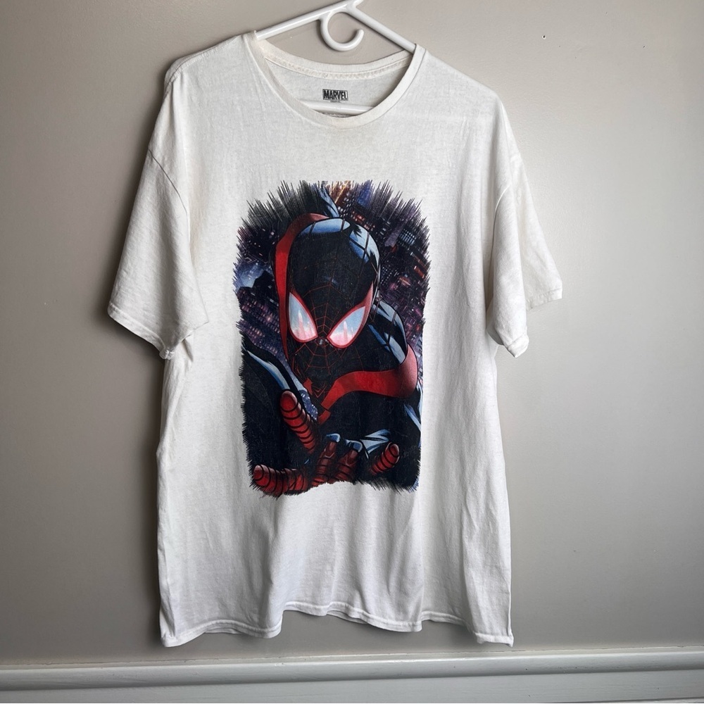 Marvel White Miles Morales Spider-Man Graphic Tee Red & Black Accents Size XL